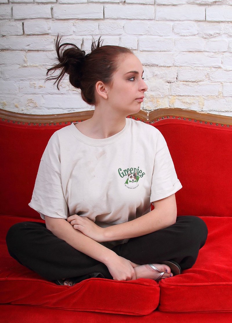 Дина, 21